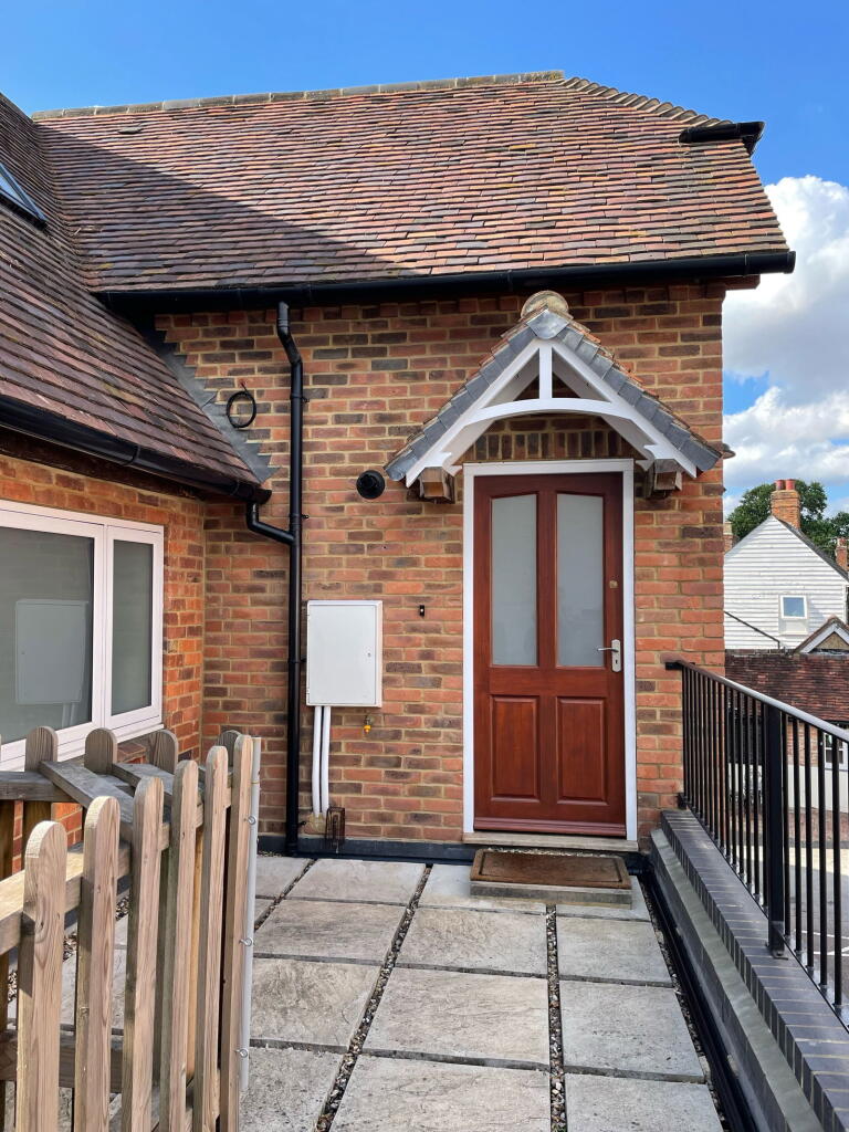 1 bed Apartment for rent in Staplehurst. From Radfords Estate Agents - Staplehurst