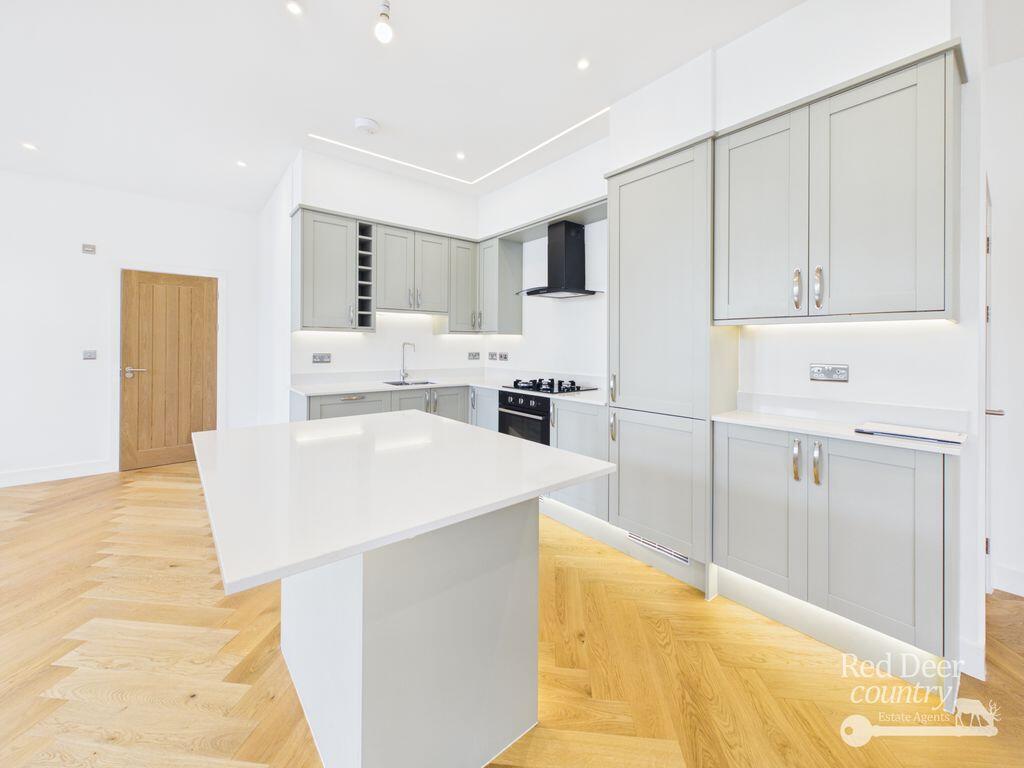 2 bed Apartment for rent in Minehead. From Red Deer Country - Williton