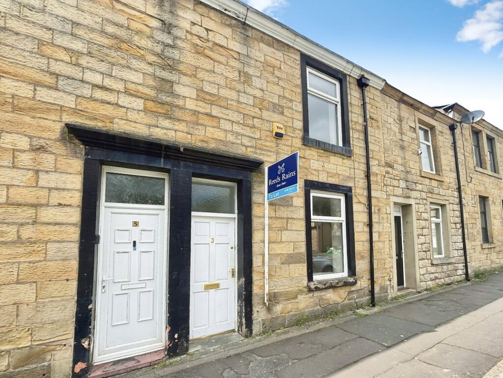 3 bed Mid Terraced House for rent in Burnley. From Reeds Rains - Burnley