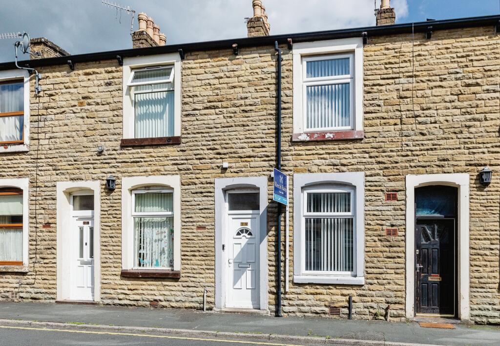 2 bed Mid Terraced House for rent in Burnley. From Reeds Rains - Burnley
