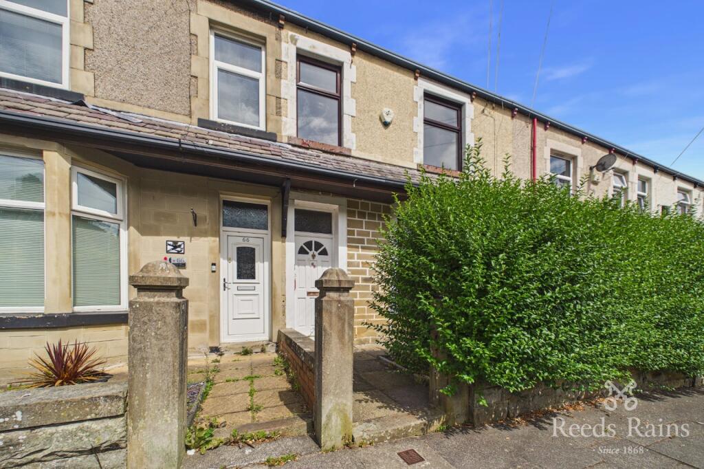 3 bed Mid Terraced House for rent in Burnley. From Reeds Rains - Burnley