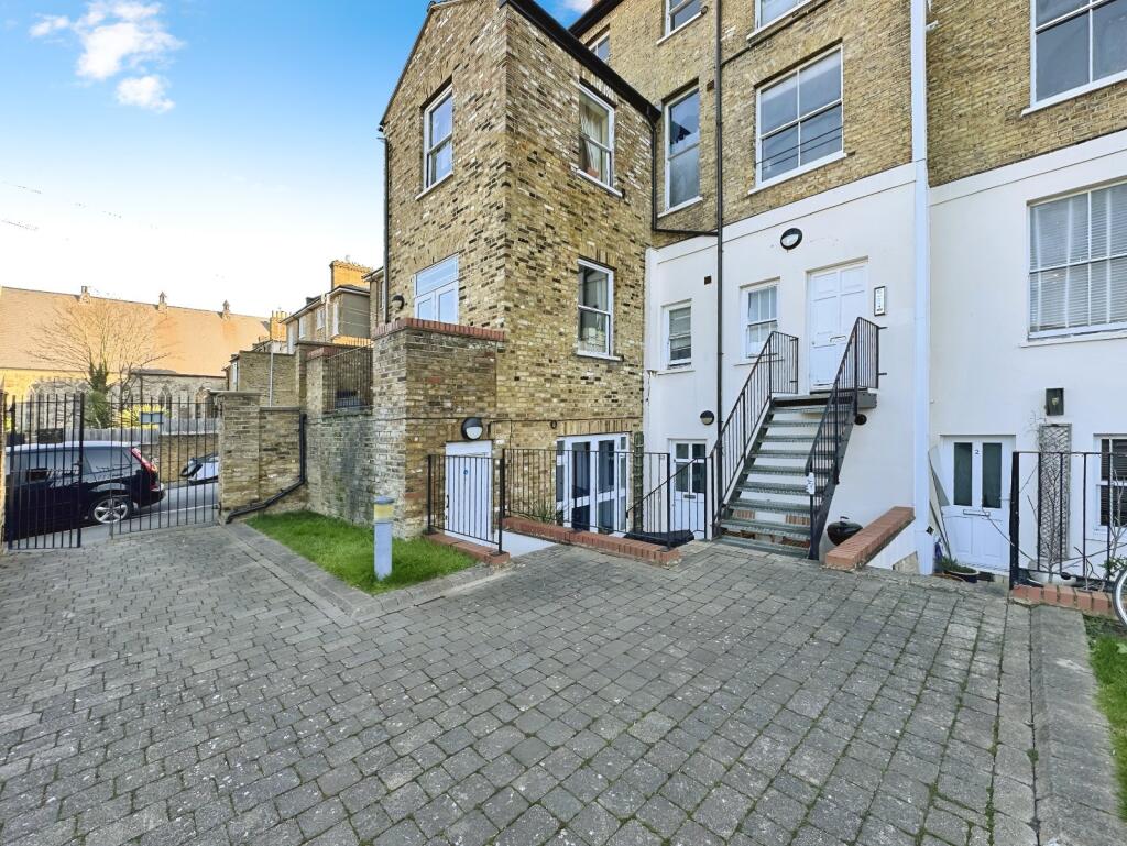 2 bed Apartment for rent in Deptford. From Reeds Rains - Catford 2 bed Apartment for rent in Deptford. From Reeds Rains - Catford