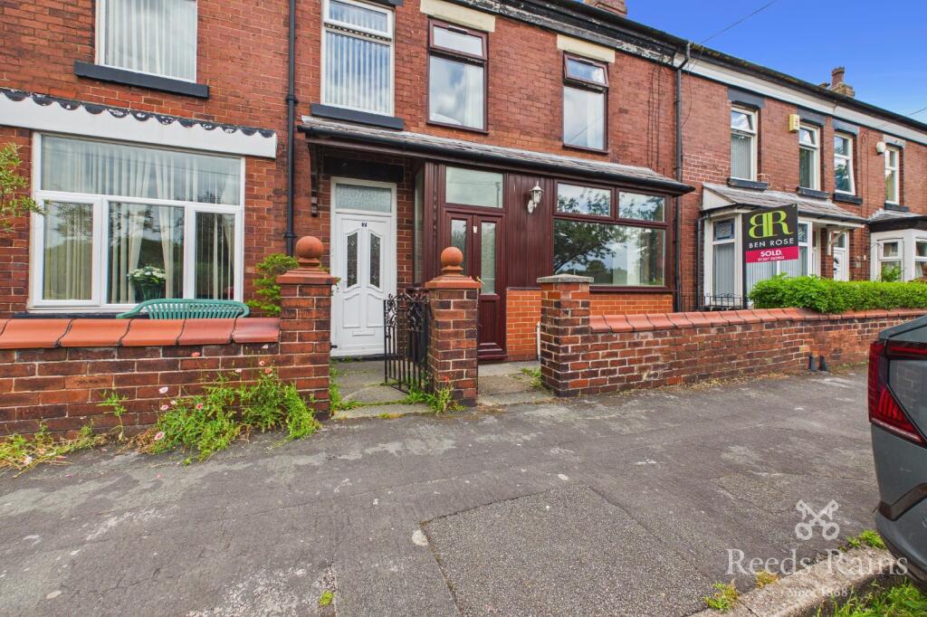 4 bed Mid Terraced House for rent in Johnson's Hillock. From Reeds Rains - Chorley