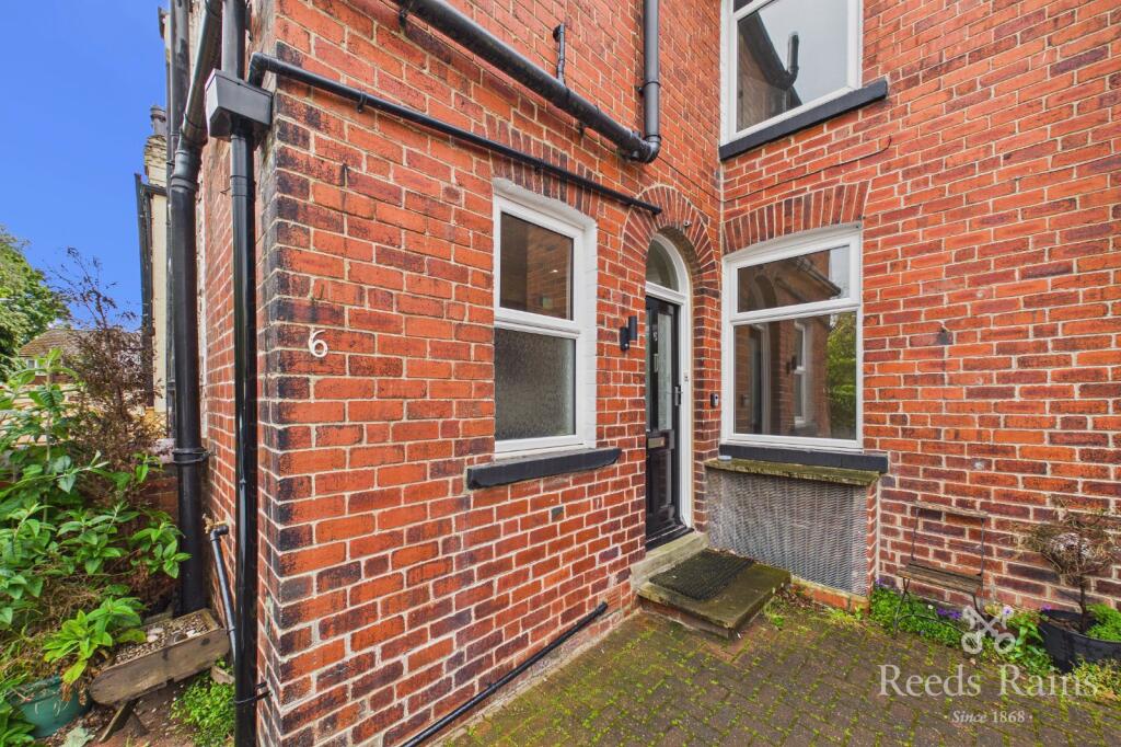 3 bed Mid Terraced House for rent in Scholes. From Reeds Rains - Crossgates 3 bed Mid Terraced House for rent in Scholes. From Reeds Rains - Crossgates