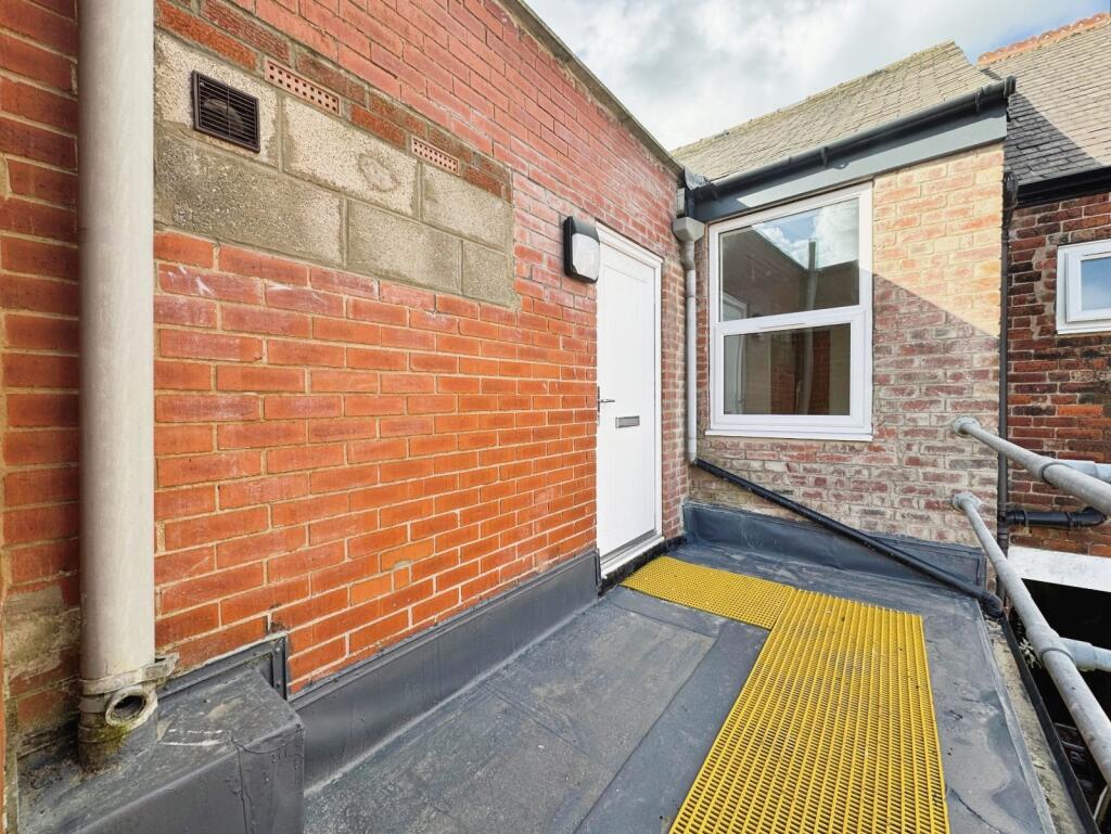 2 bed Apartment for rent in Dinnington. From Reeds Rains - Dinnington