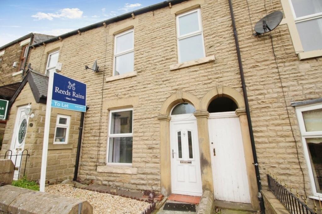 3 bed Mid Terraced House for rent in Padfield. From Reeds Rains - Glossop