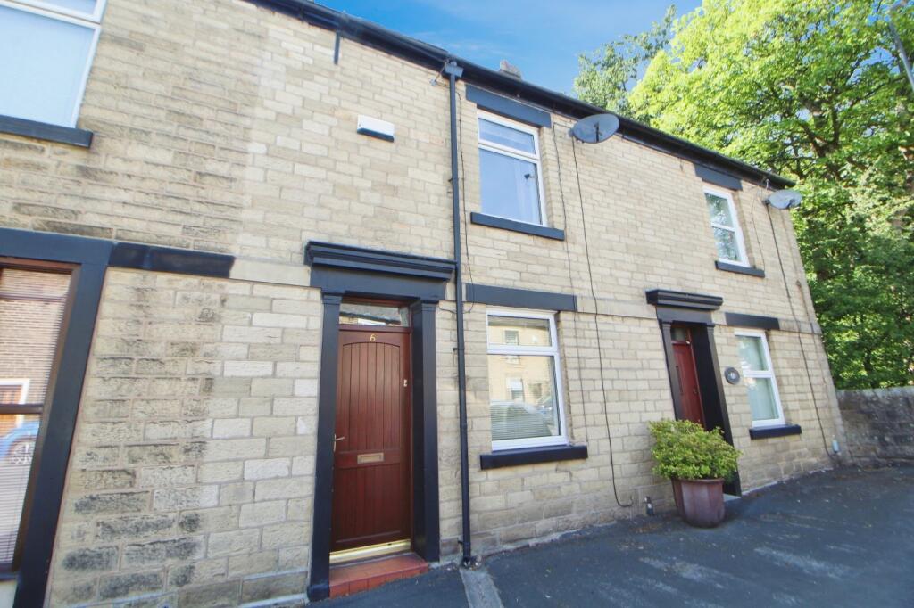 2 bed Mid Terraced House for rent in Glossop. From Reeds Rains - Glossop