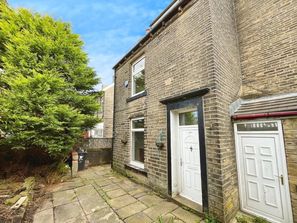 2 bed End of Terrace for rent in Ovenden Wood. From Reeds Rains - Halifax