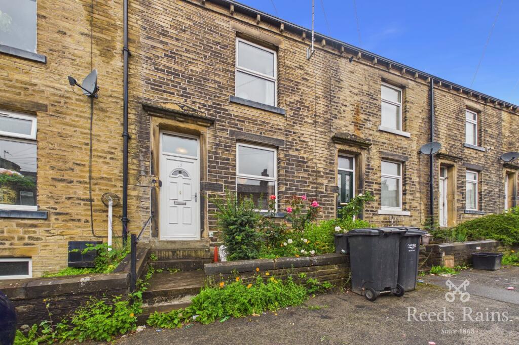 2 bed Mid Terraced House for rent in Halifax. From Reeds Rains - Halifax