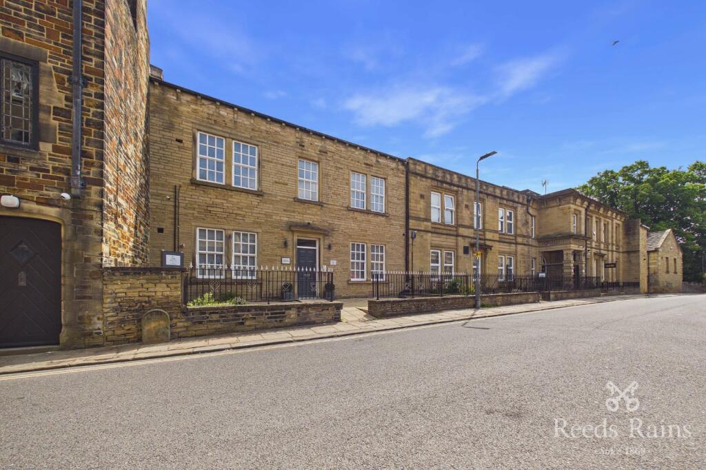 2 bed Apartment for rent in Halifax. From Reeds Rains - Halifax