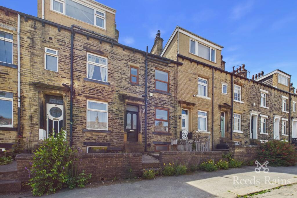 3 bed Mid Terraced House for rent in Halifax. From Reeds Rains - Halifax