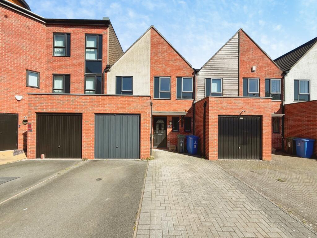 3 bed Semi Detached for rent in Stoke-on-Trent. From Reeds Rains - Hanley