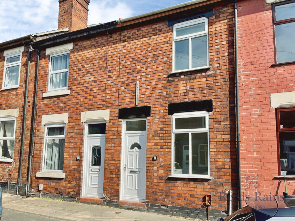 2 bed Mid Terraced House for rent in Hanchurch. From Reeds Rains - Hanley