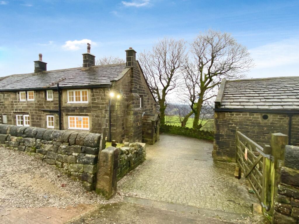 4 bed Semi Detached for rent in Todmorden. From Reeds Rains - Hebden Bridge