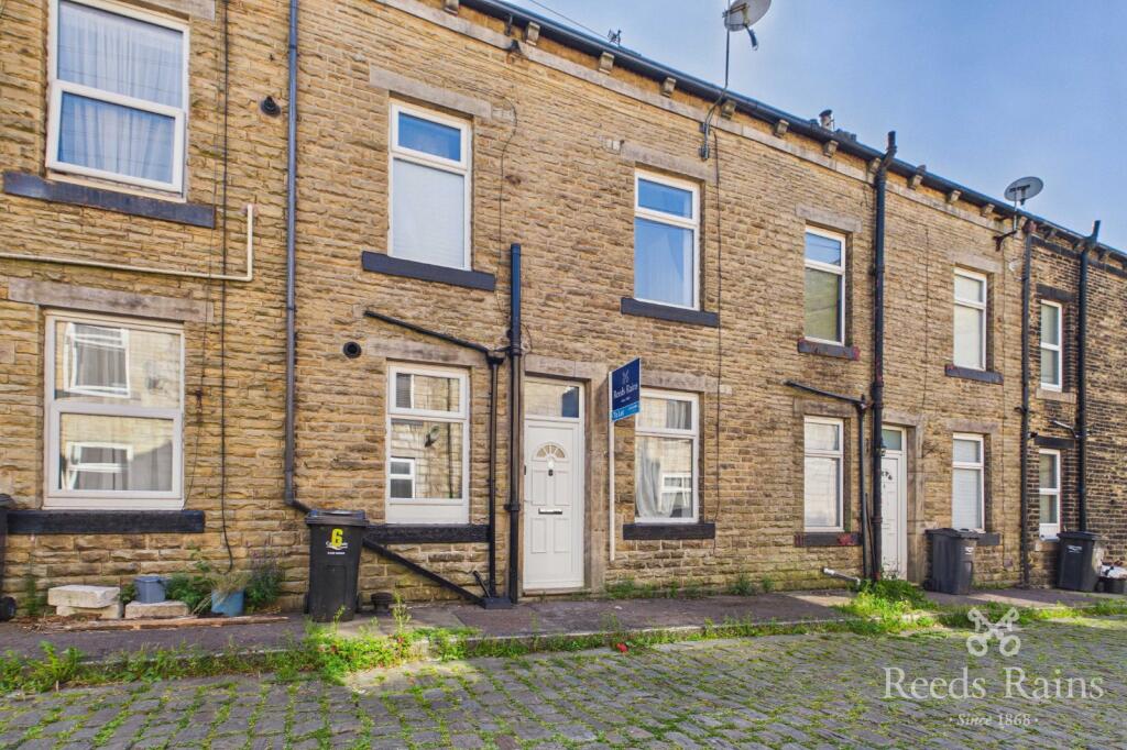 2 bed Mid Terraced House for rent in Todmorden. From Reeds Rains - Hebden Bridge