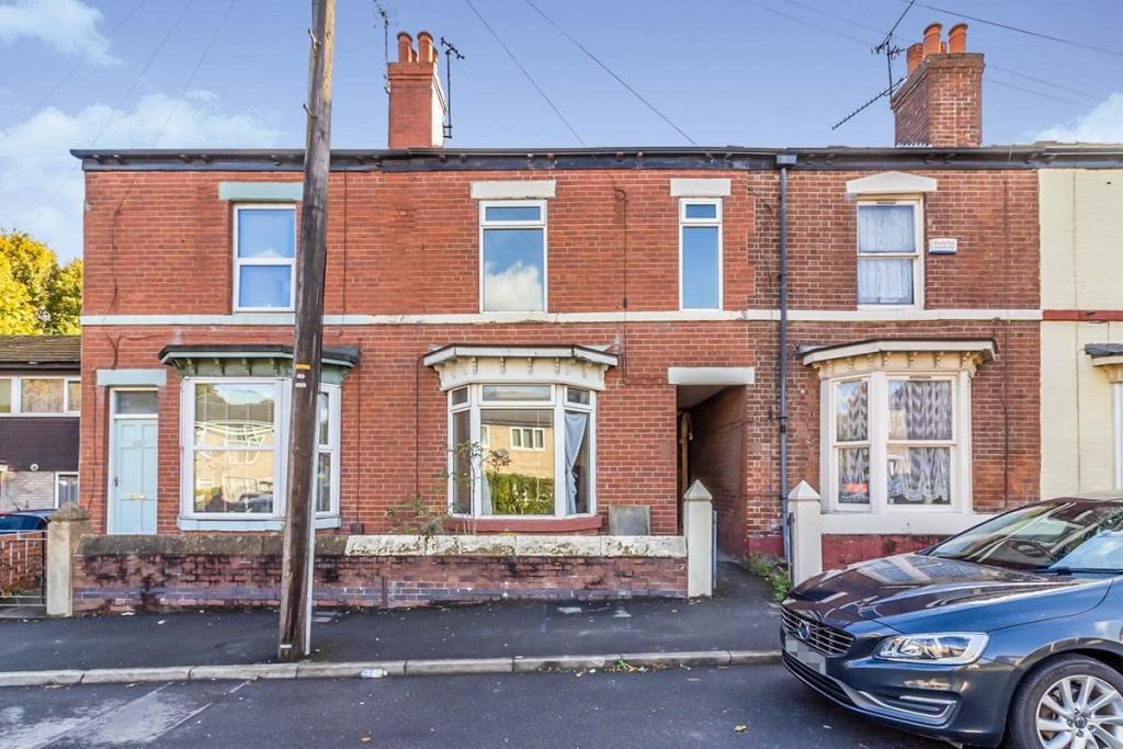 4 bed Mid Terraced House for rent in Sheffield. From Reeds Rains - Hillsborough 4 bed Mid Terraced House for rent in Sheffield. From Reeds Rains - Hillsborough