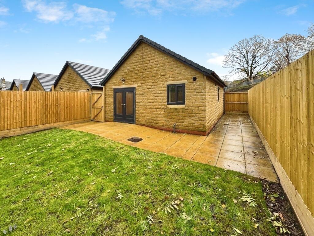 2 bed Bungalow for rent in Netherton. From Reeds Rains - Huddersfield