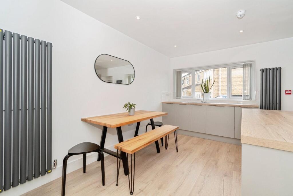 6 bed Semi Detached for rent in Kirkheaton. From Reeds Rains - Huddersfield