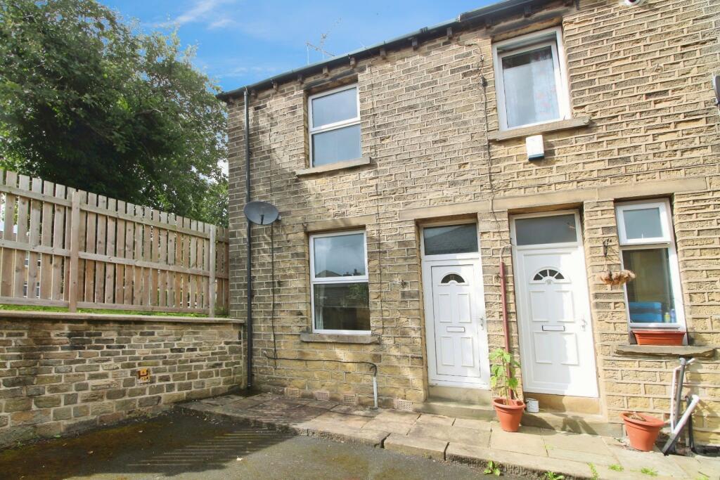 2 bed End of Terrace for rent in Huddersfield. From Reeds Rains - Huddersfield