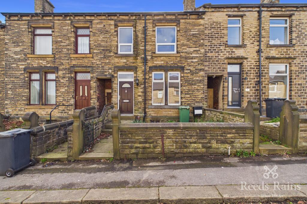3 bed Mid Terraced House for rent in Netherton. From Reeds Rains - Huddersfield 3 bed Mid Terraced House for rent in Netherton. From Reeds Rains - Huddersfield