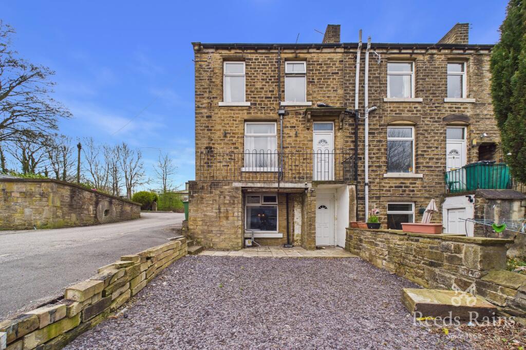 3 bed End of Terrace for rent in Outlane. From Reeds Rains - Huddersfield 3 bed End of Terrace for rent in Outlane. From Reeds Rains - Huddersfield