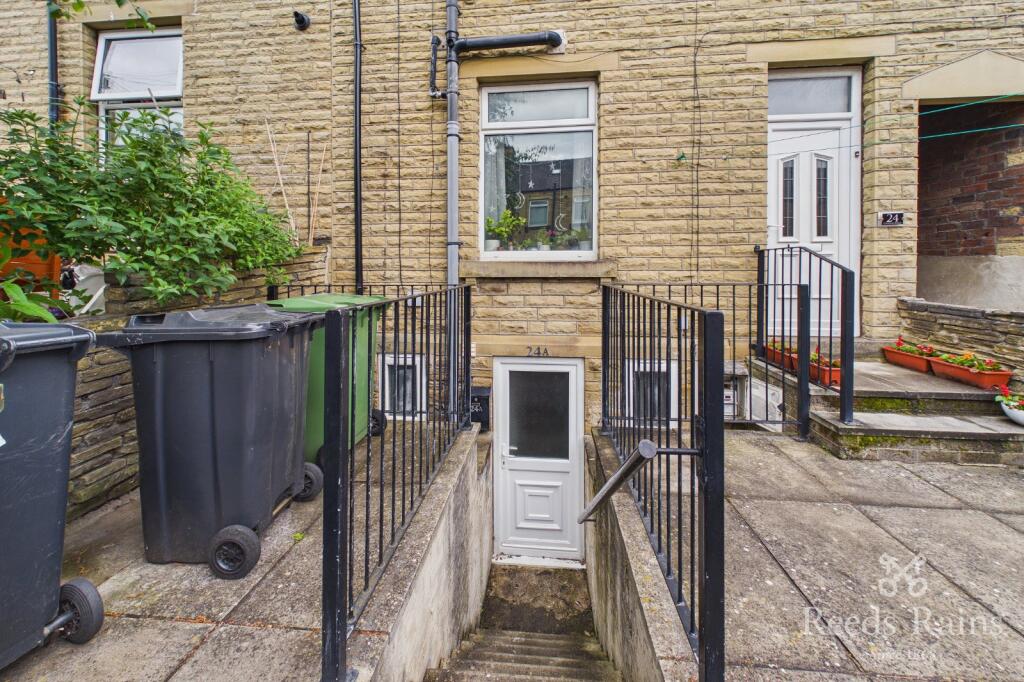 4 bed Not Specified for rent in Huddersfield. From Reeds Rains - Huddersfield