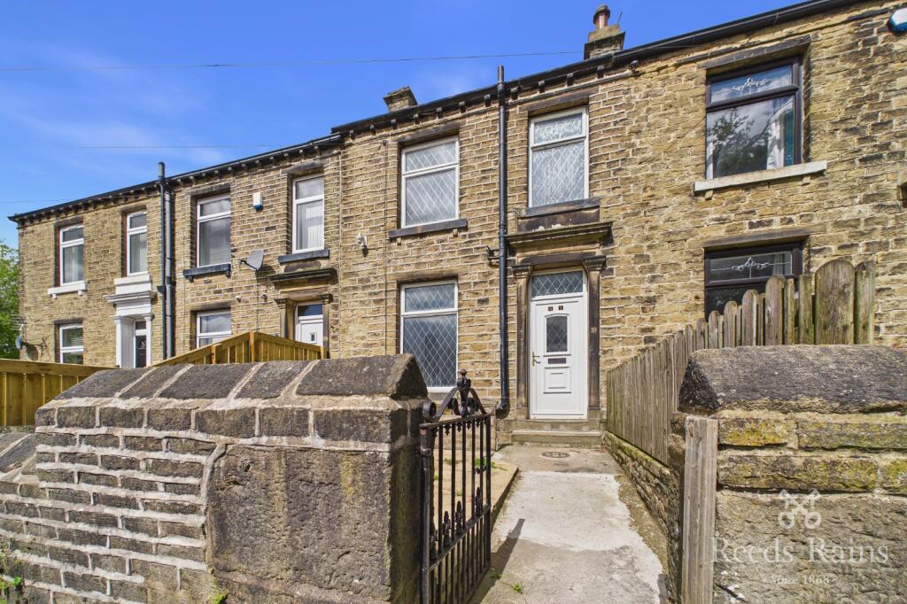 2 bed Mid Terraced House for rent in Outlane. From Reeds Rains - Huddersfield 2 bed Mid Terraced House for rent in Outlane. From Reeds Rains - Huddersfield