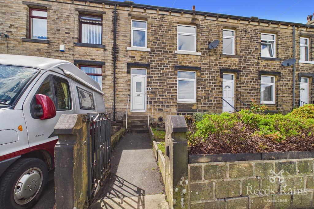 3 bed Mid Terraced House for rent in Lower Wellhouse. From Reeds Rains - Huddersfield 3 bed Mid Terraced House for rent in Lower Wellhouse. From Reeds Rains - Huddersfield