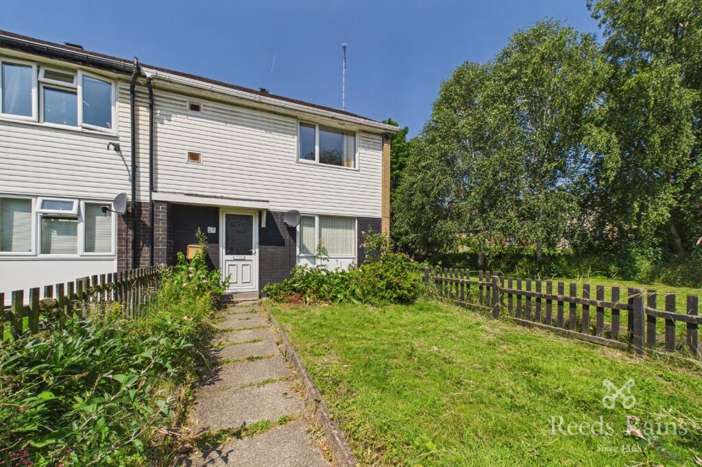 2 bed End of Terrace for rent in Outlane. From Reeds Rains - Huddersfield