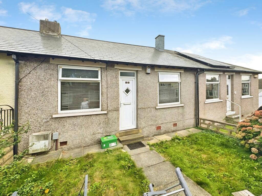 2 bed Bungalow for rent in Huddersfield. From Reeds Rains - Huddersfield