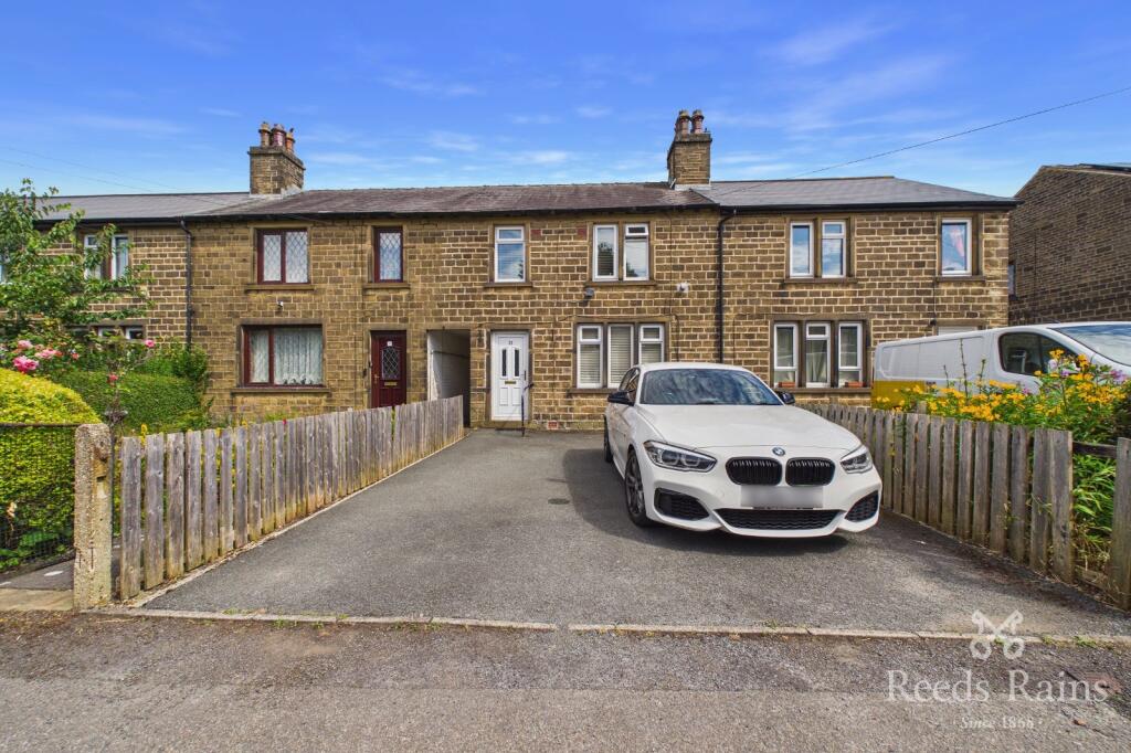 3 bed Detached for rent in Outlane. From Reeds Rains - Huddersfield
