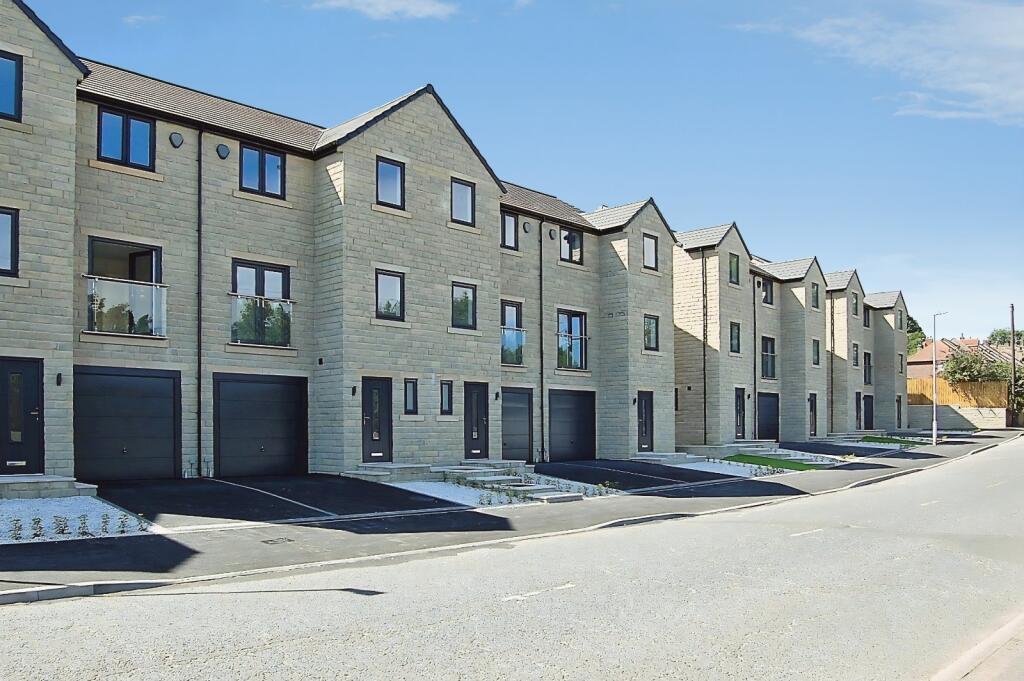 4 bed Mid Terraced House for rent in Brighouse. From Reeds Rains - Huddersfield 4 bed Mid Terraced House for rent in Brighouse. From Reeds Rains - Huddersfield