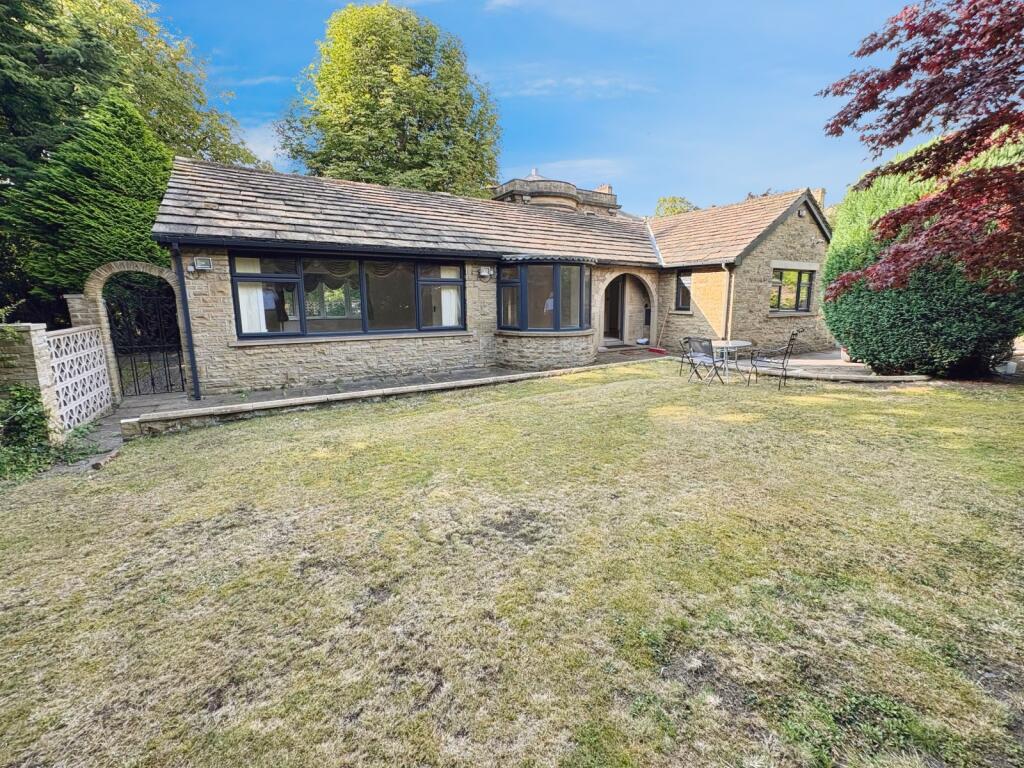 3 bed Bungalow for rent in Huddersfield. From Reeds Rains - Huddersfield