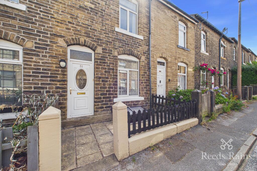 3 bed Mid Terraced House for rent in Huddersfield. From Reeds Rains - Huddersfield