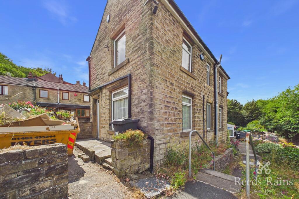 2 bed End of Terrace for rent in Netherton. From Reeds Rains - Huddersfield