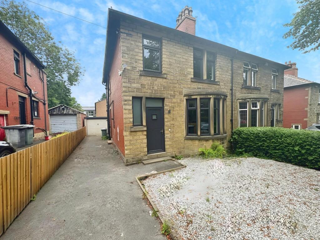 4 bed Semi Detached for rent in Huddersfield. From Reeds Rains - Huddersfield