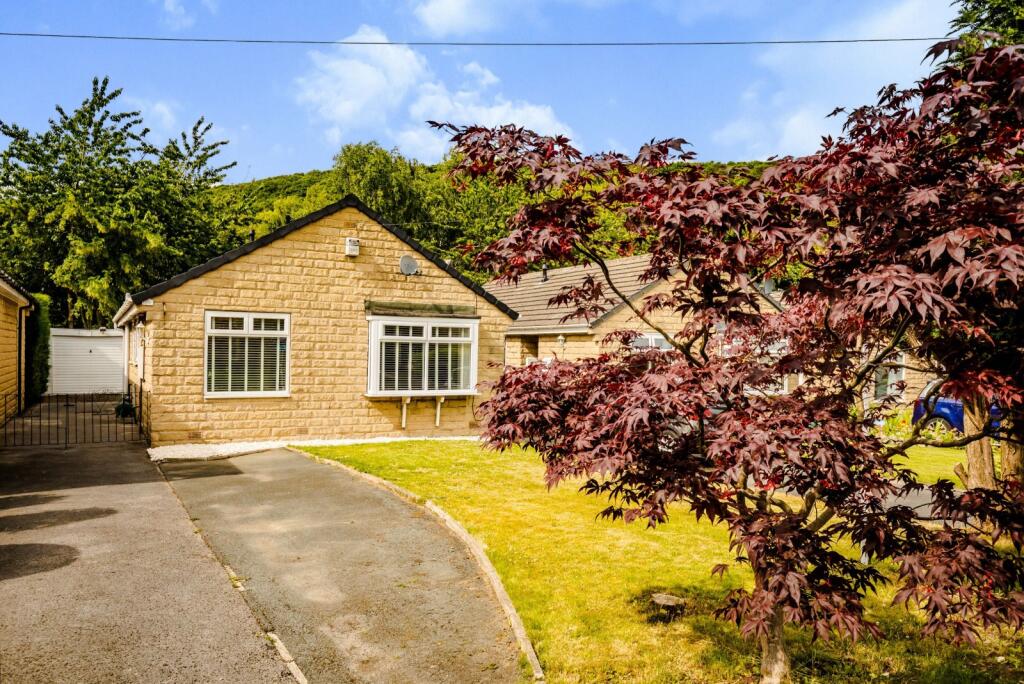 3 bed Bungalow for rent in Huddersfield. From Reeds Rains - Huddersfield