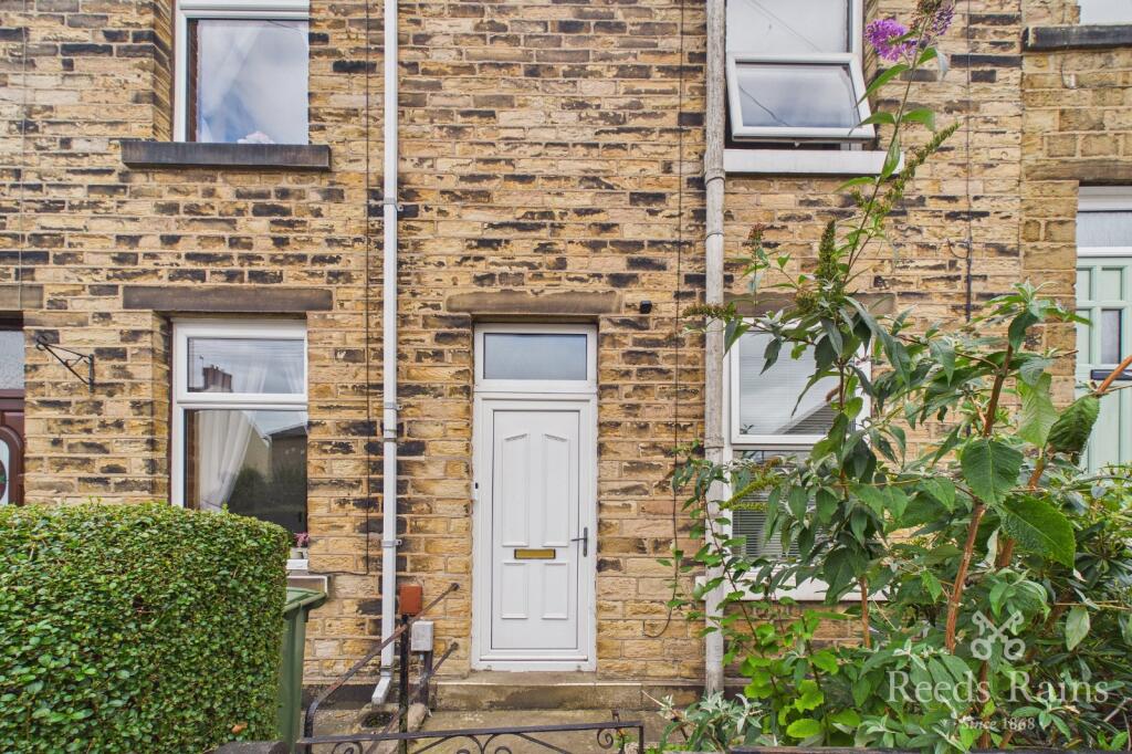 2 bed Mid Terraced House for rent in Kirkheaton. From Reeds Rains - Huddersfield