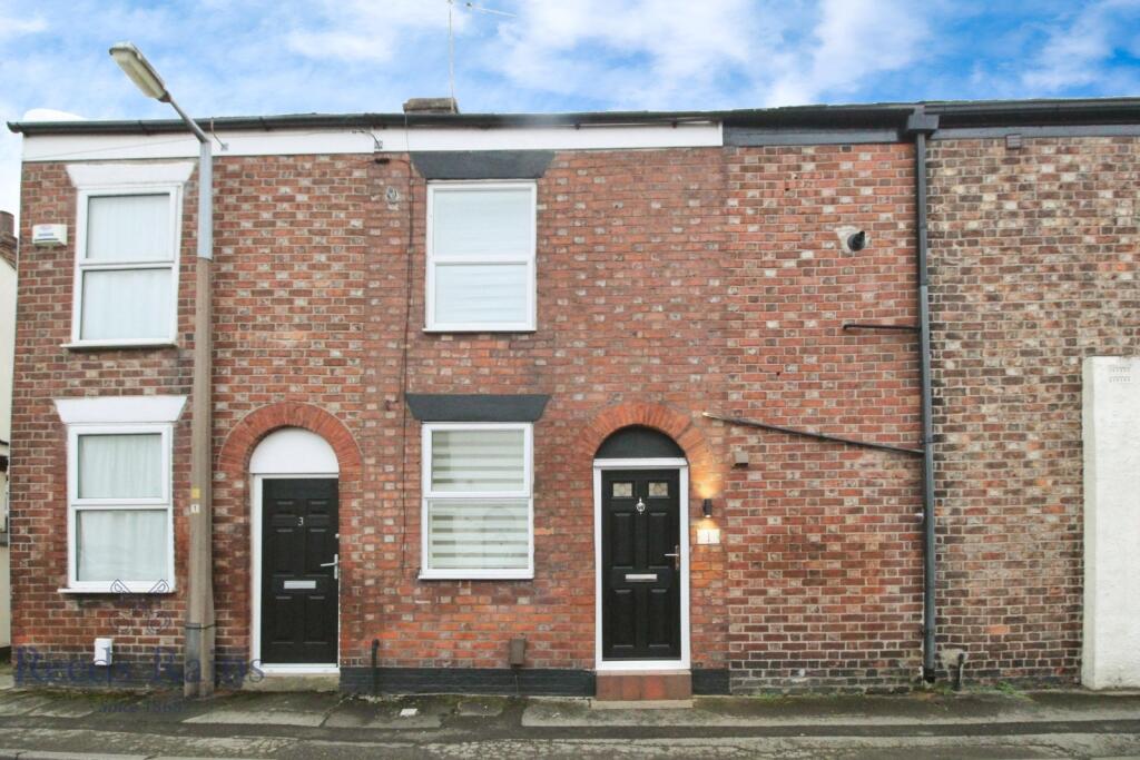 1 bed Mid Terraced House for rent in Henbury. From Reeds Rains - Macclesfield