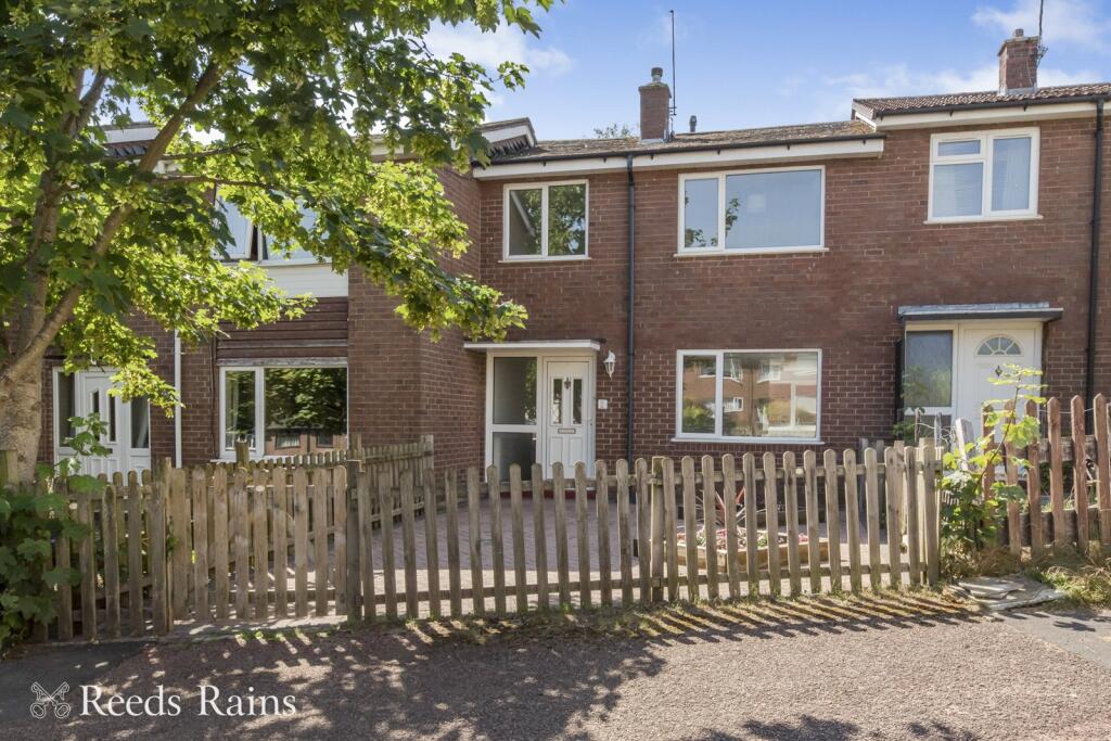 3 bed Mid Terraced House for rent in Macclesfield. From Reeds Rains - Macclesfield