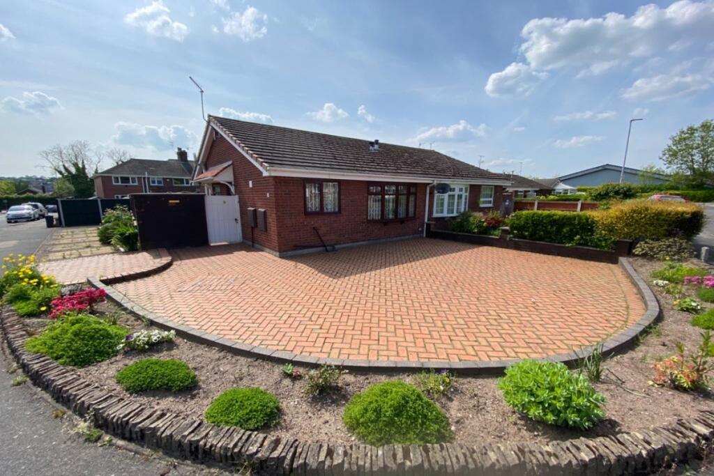 2 bed Bungalow for rent in Hanchurch. From Reeds Rains - Newcastle under Lyme 2 bed Bungalow for rent in Hanchurch. From Reeds Rains - Newcastle under Lyme
