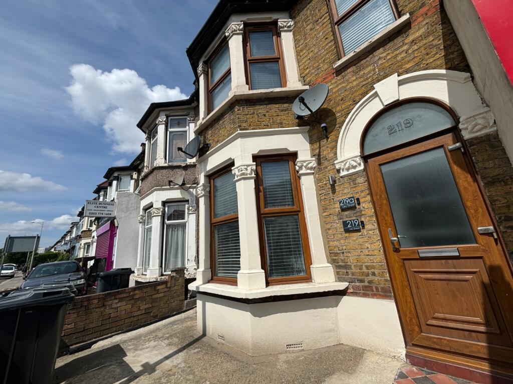 1 bed Apartment for rent in Ilford. From Reeds Rains - Plaistow