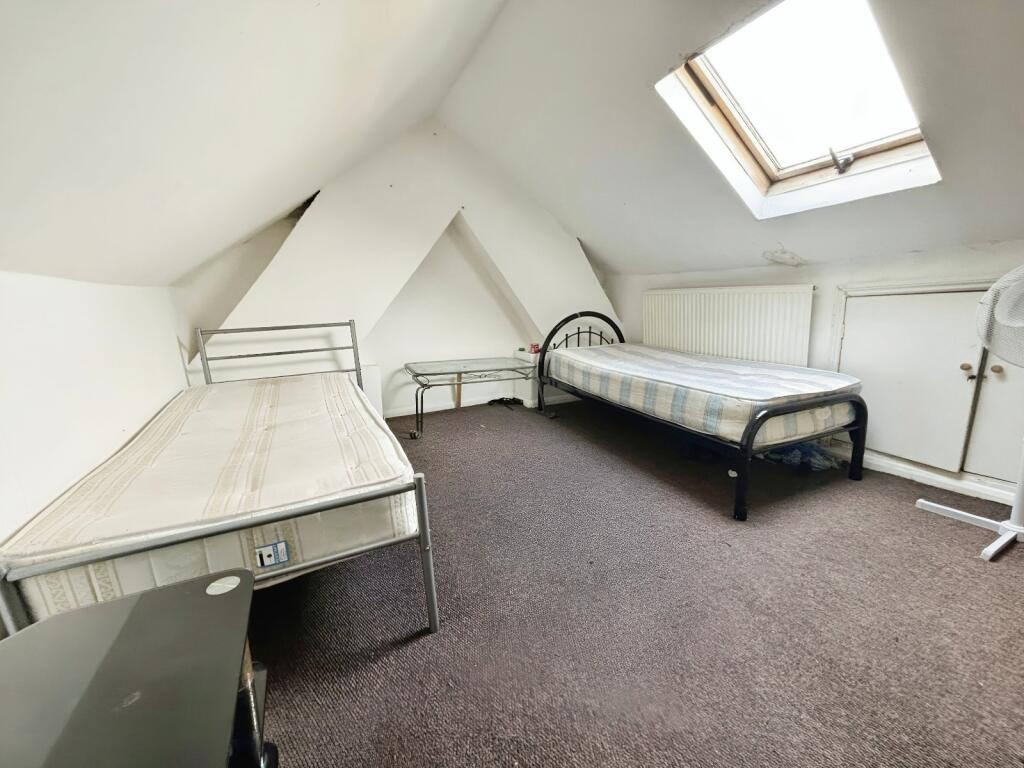 1 bed House Share for rent in Ilford. From Reeds Rains - Plaistow