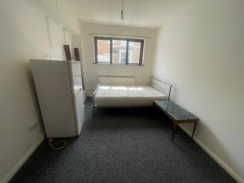 4 bed Not Specified for rent in London. From Reeds Rains - Plaistow