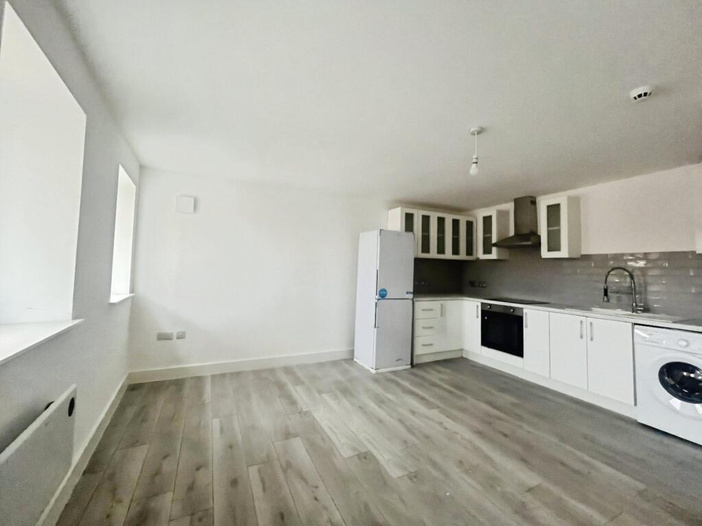 2 bed Apartment for rent in Prescot. From Reeds Rains - Prescot