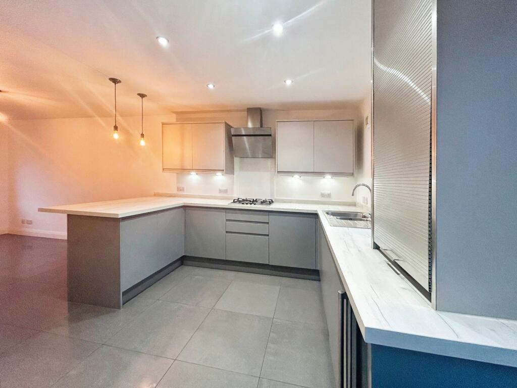 3 bed Mid Terraced House for rent in Fulwood. From Reeds Rains - Preston