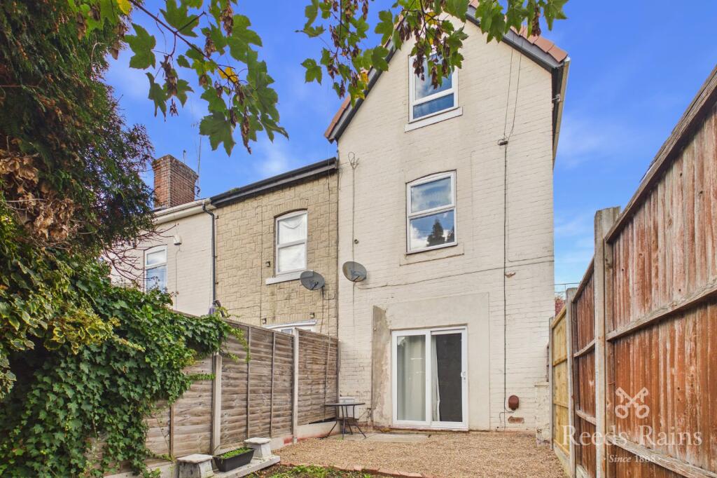 4 bed End of Terrace for rent in Catcliffe. From Reeds Rains - Rotherham