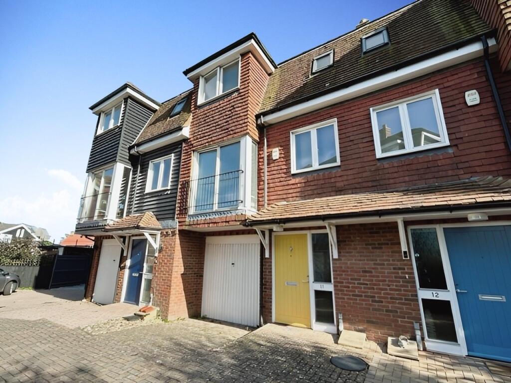 2 bed Mid Terraced House for rent in Rye. From Reeds Rains - Rye