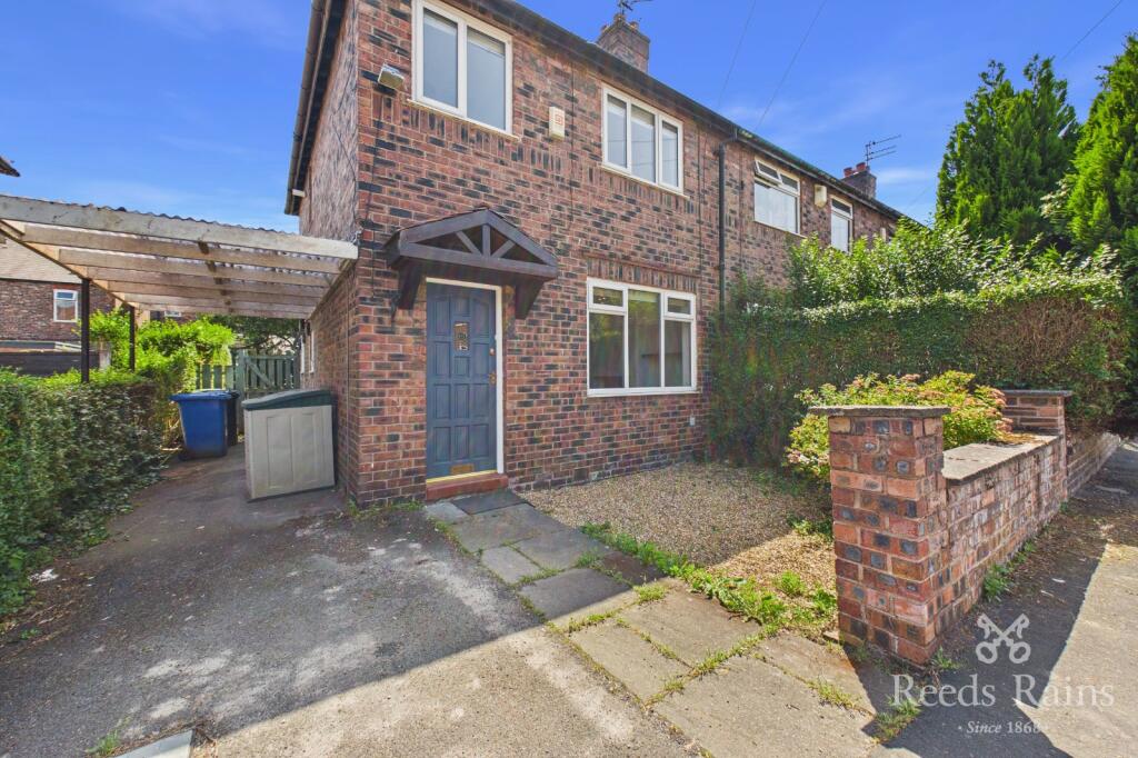 3 bed Mid Terraced House for rent in Altrincham. From Reeds Rains - Sale