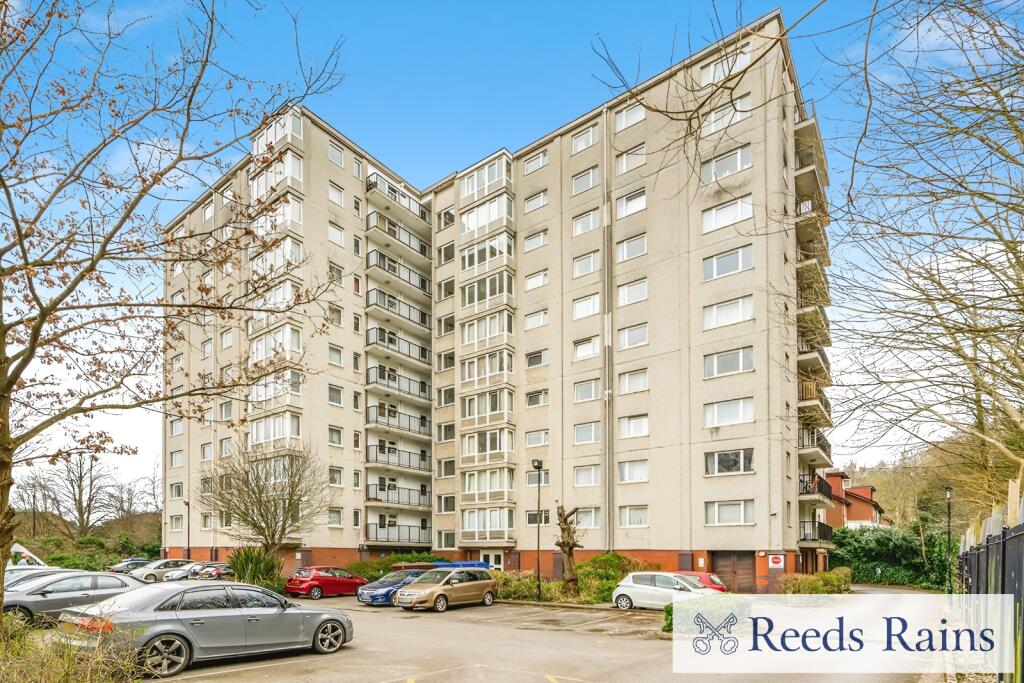 1 bed Apartment for rent in Charlestown. From Reeds Rains - Salford